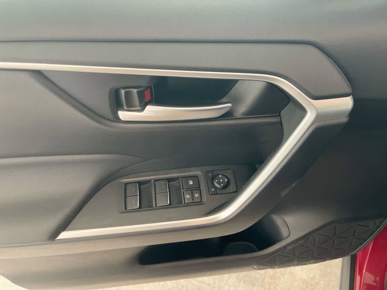 Thumbnail: 2025 Toyota RAV4 - 13