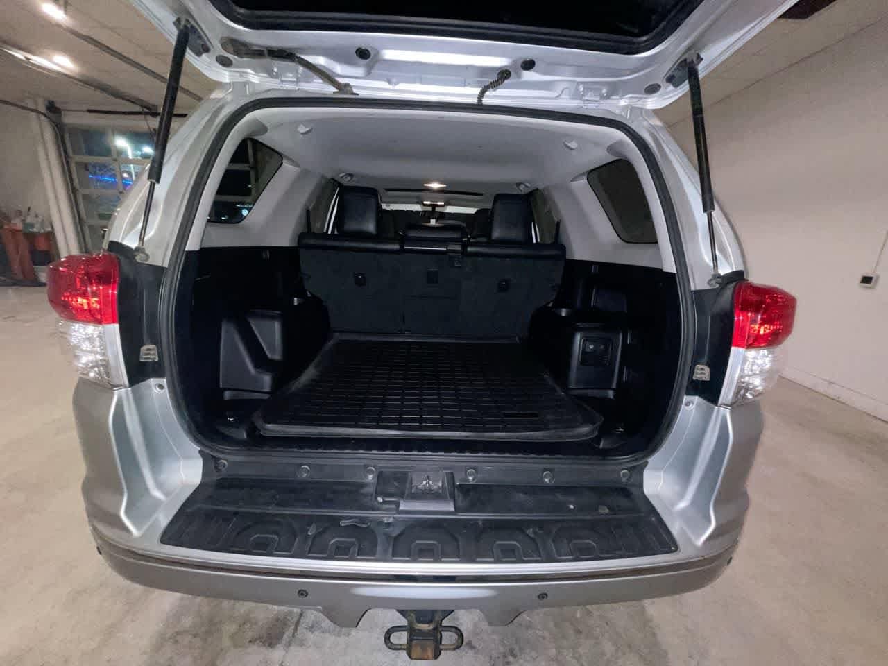 Thumbnail: 2011 Toyota 4Runner - 23