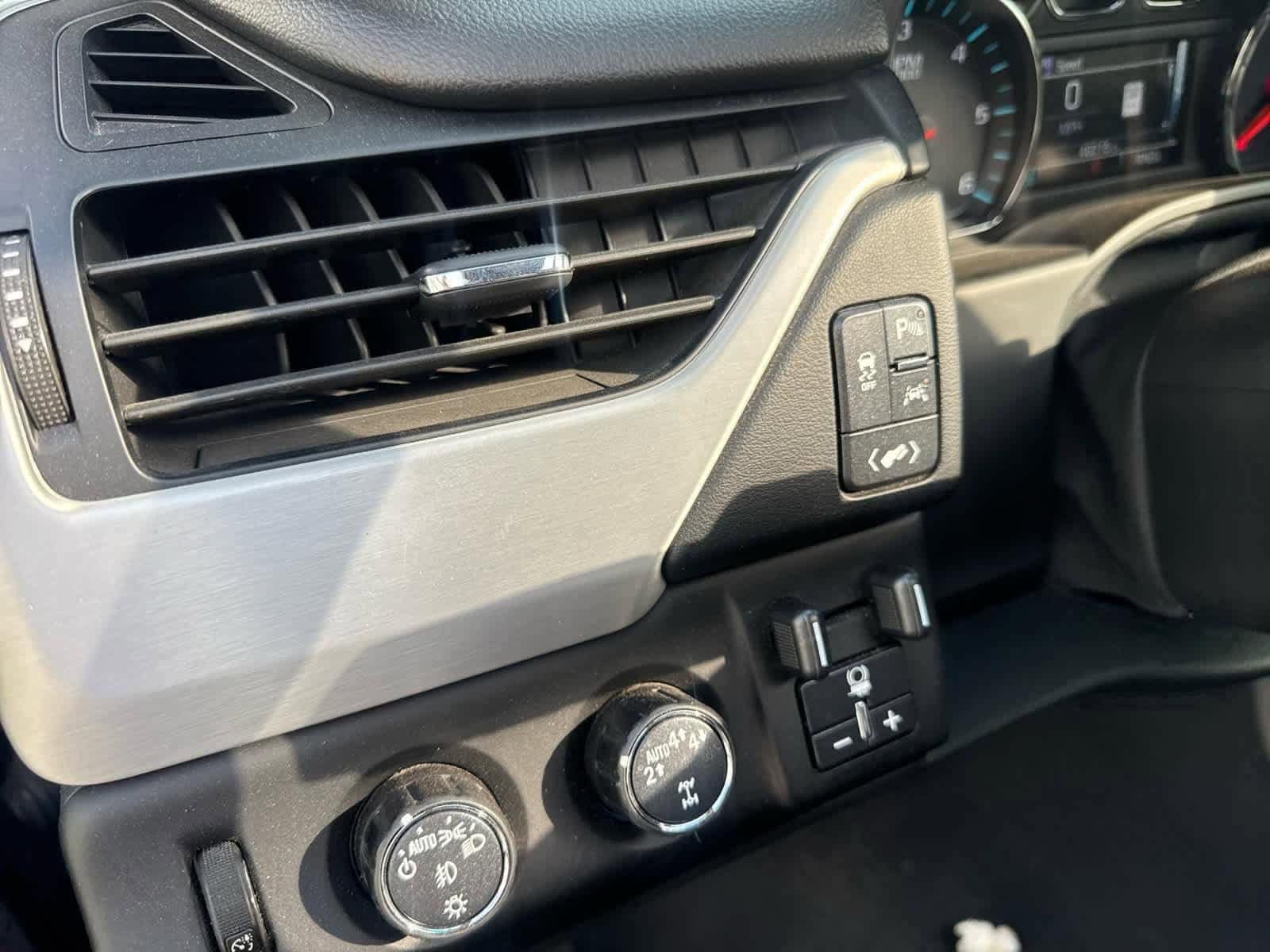 Thumbnail: 2019 GMC Yukon XL - 46