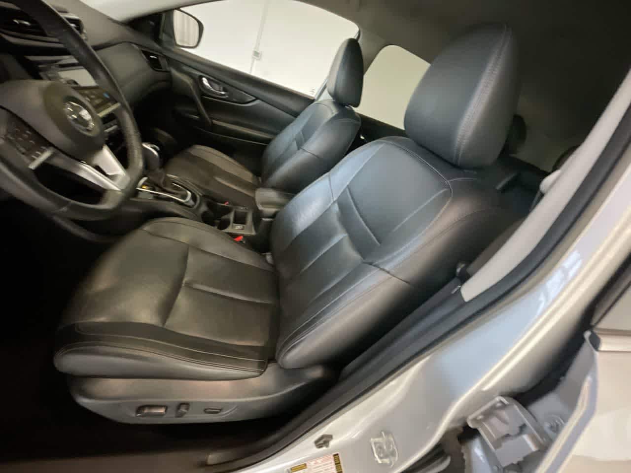 Thumbnail: 2019 Nissan Rogue - 11