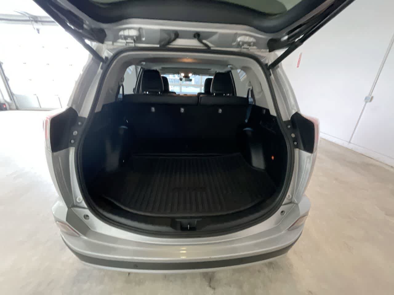 Thumbnail: 2017 Toyota RAV4 - 24