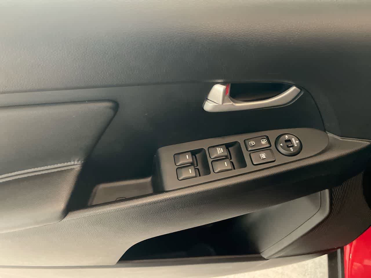 Thumbnail: 2015 Kia Sportage - 13