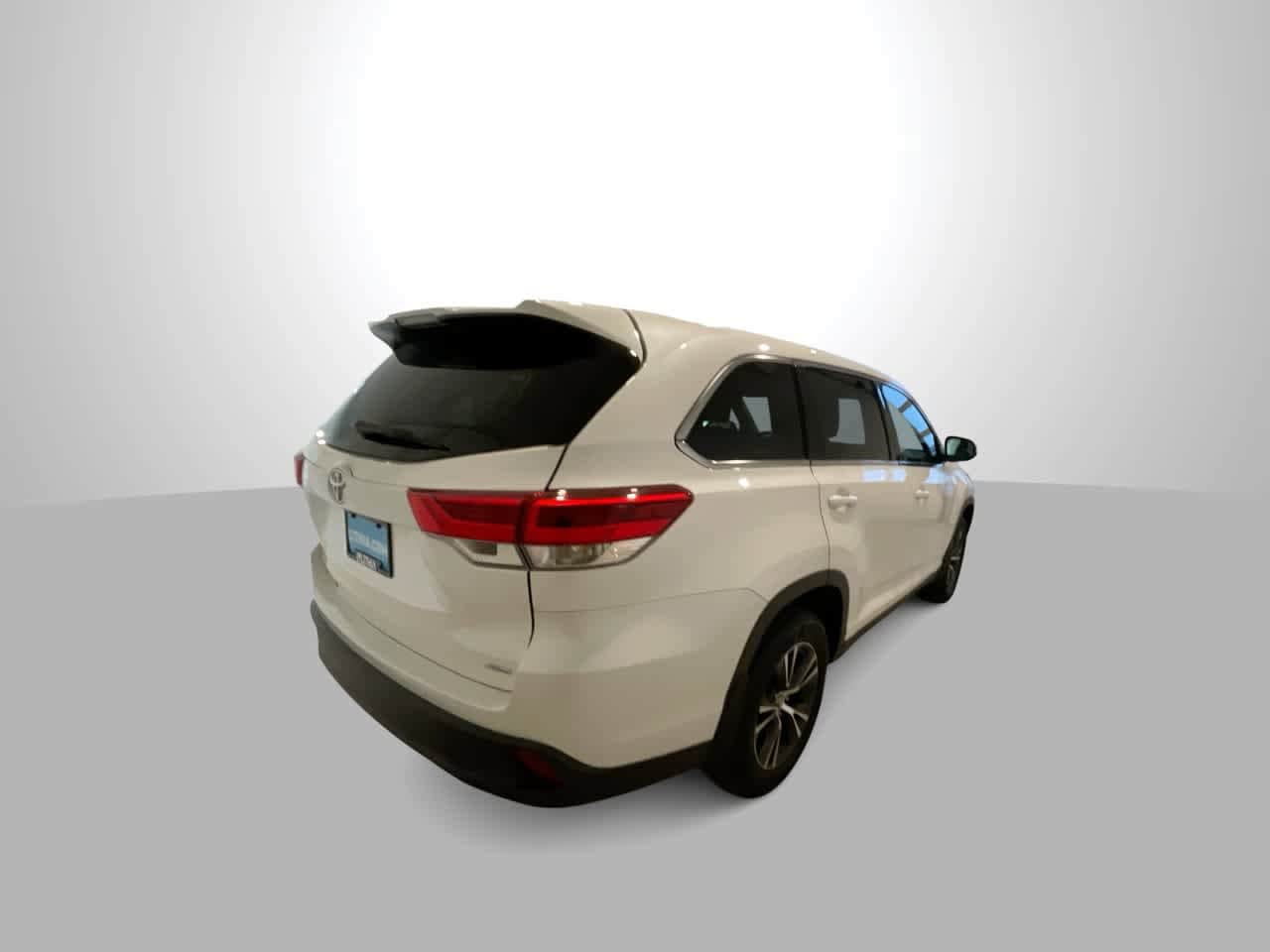 Thumbnail: 2019 Toyota Highlander - 8