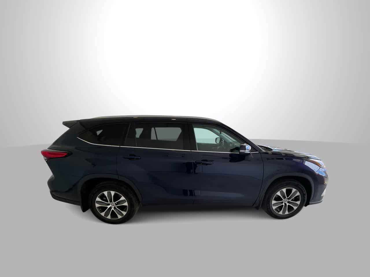 Thumbnail: 2021 Toyota Highlander - 9