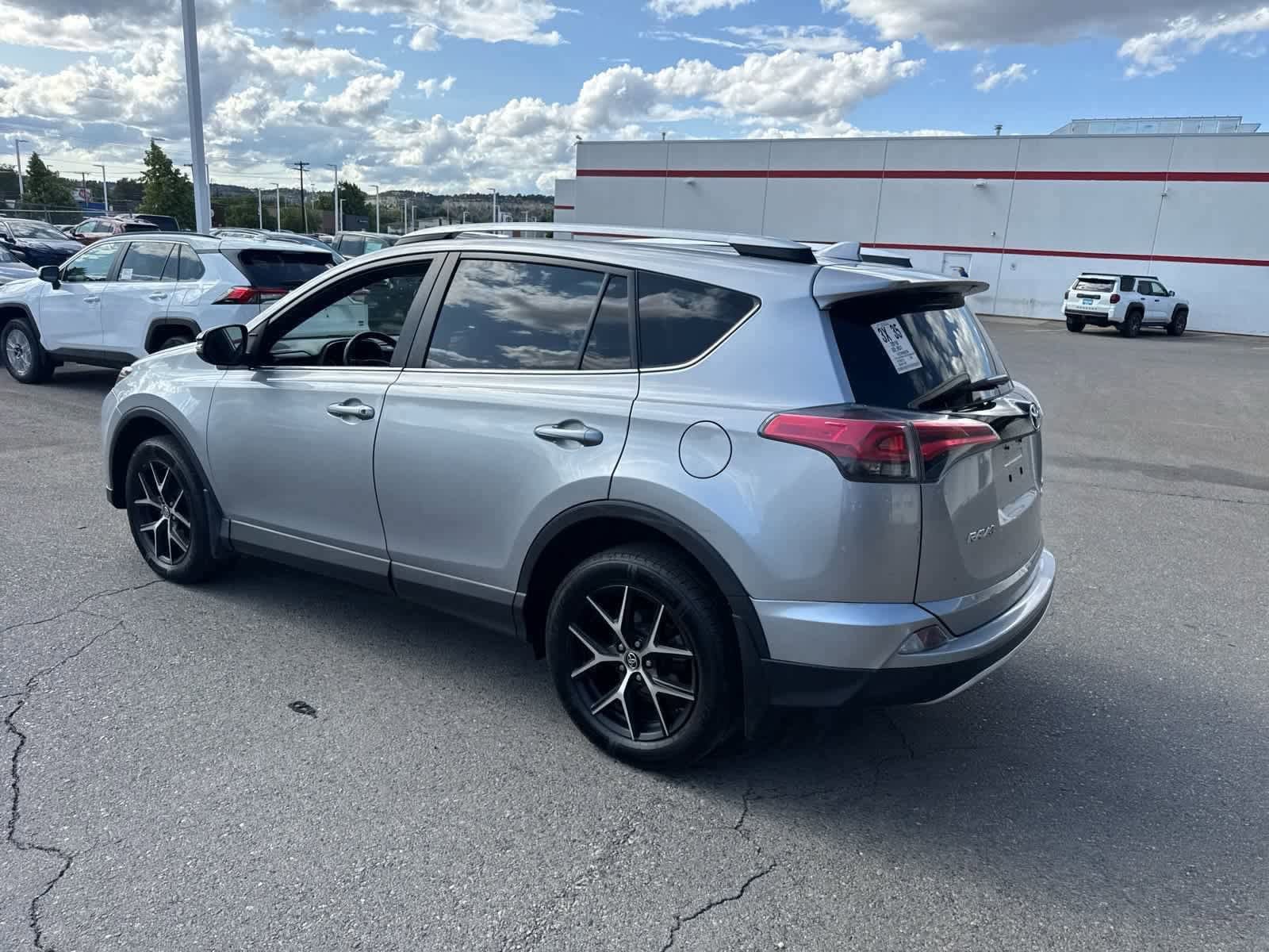 Thumbnail: 2016 Toyota RAV4 - 35