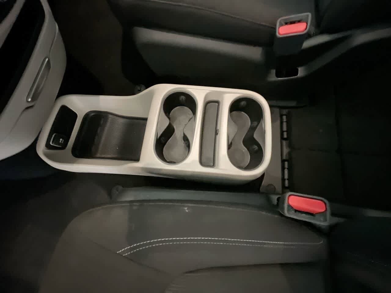 Thumbnail: 2023 Chrysler Voyager - 20