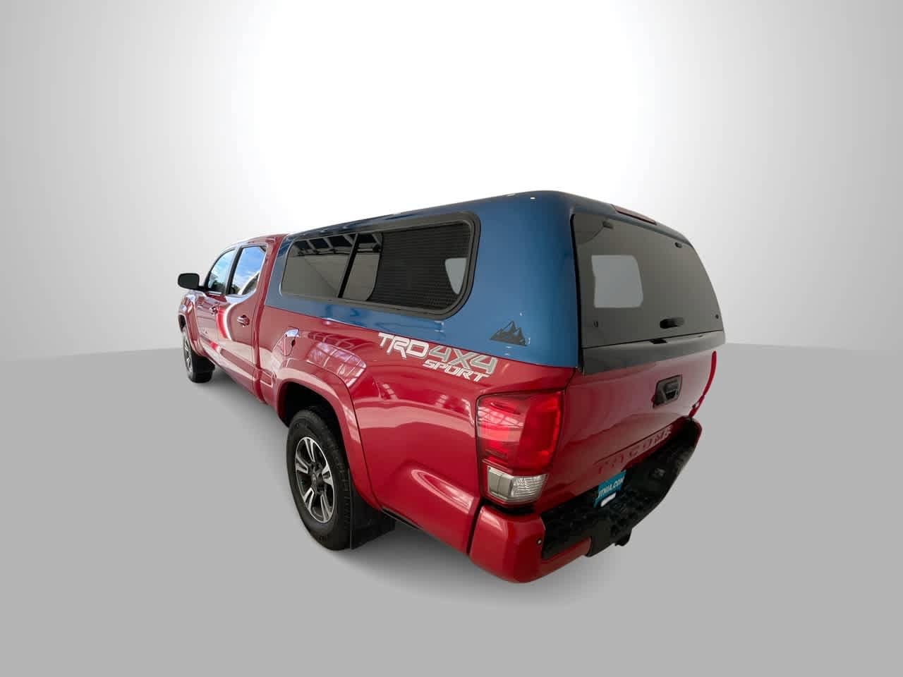 Thumbnail: 2017 Toyota Tacoma - 6