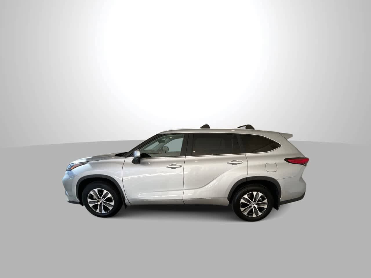 Thumbnail: 2023 Toyota Highlander - 5