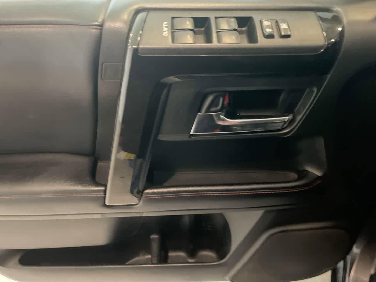 Thumbnail: 2019 Toyota 4Runner - 12