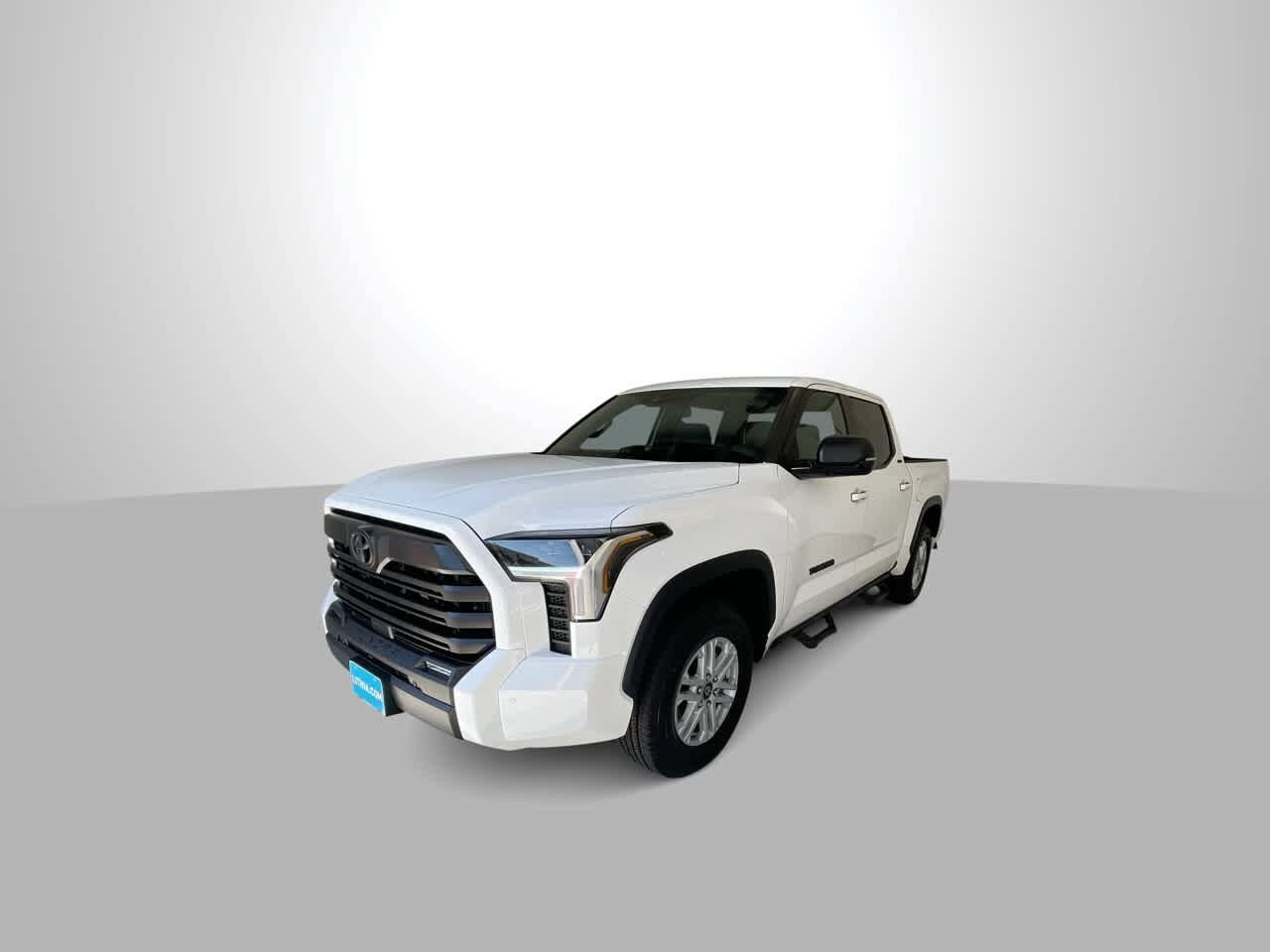 2025 Toyota Tundra SR5 CrewMax photo 4