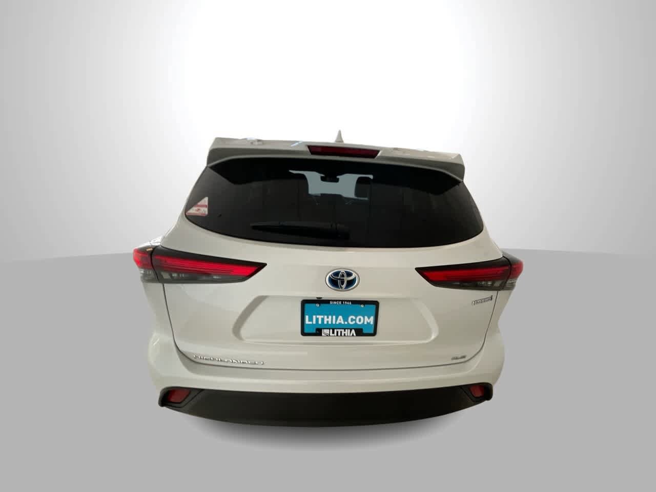 Thumbnail: 2022 Toyota Highlander - 7