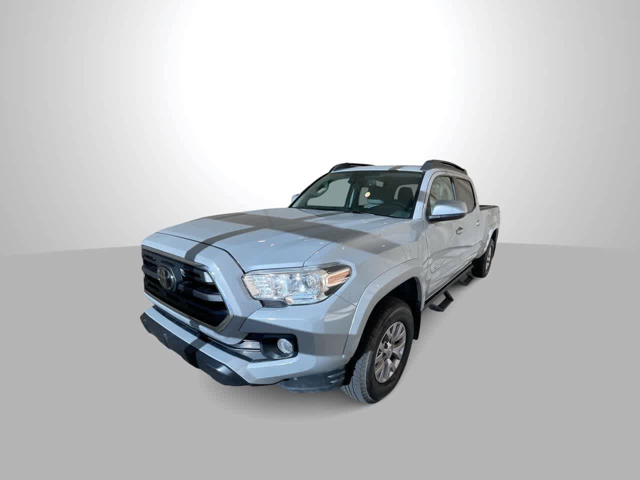 Thumbnail: 2019 Toyota Tacoma - 4