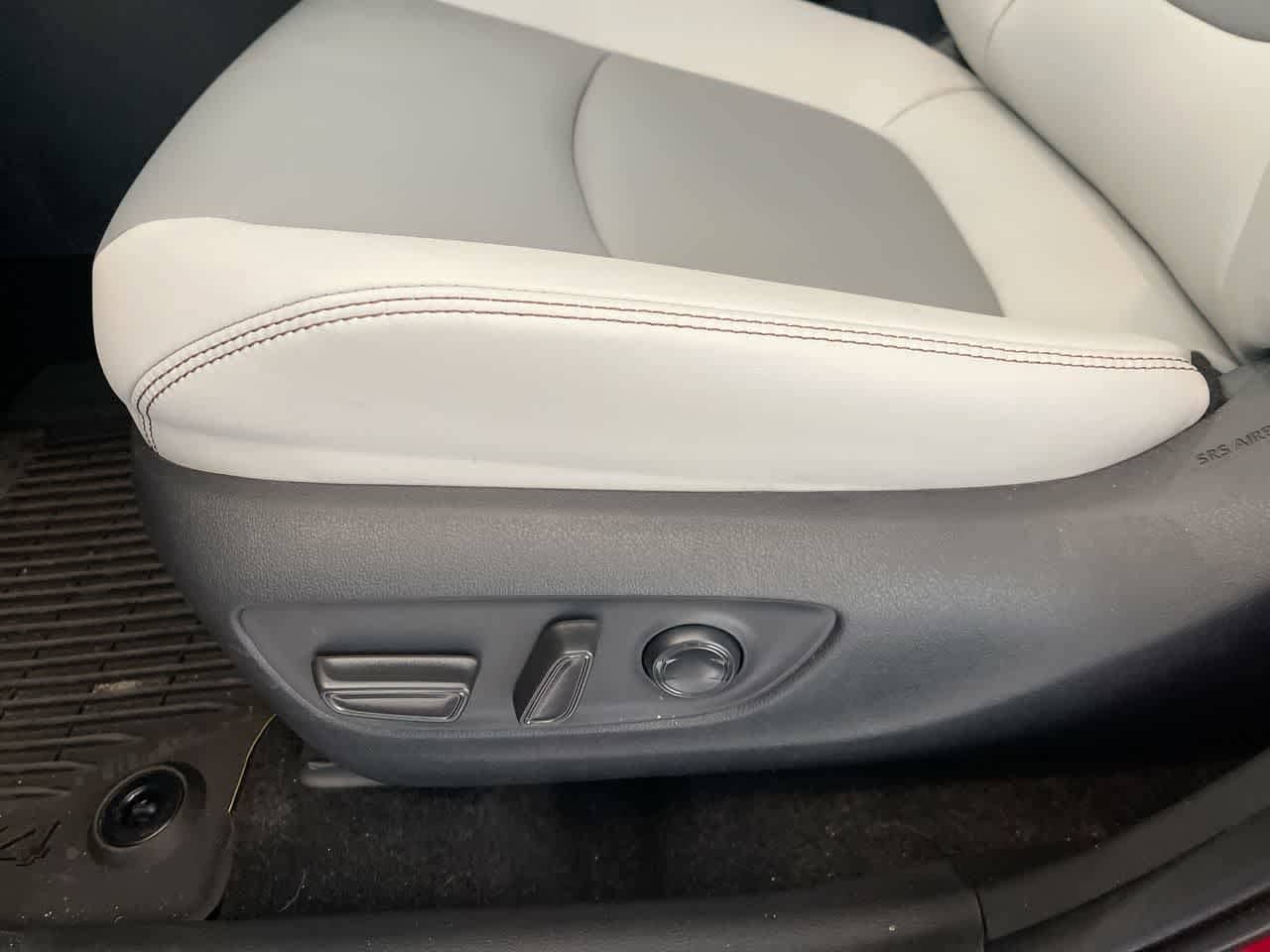 Thumbnail: 2025 Toyota RAV4 - 12