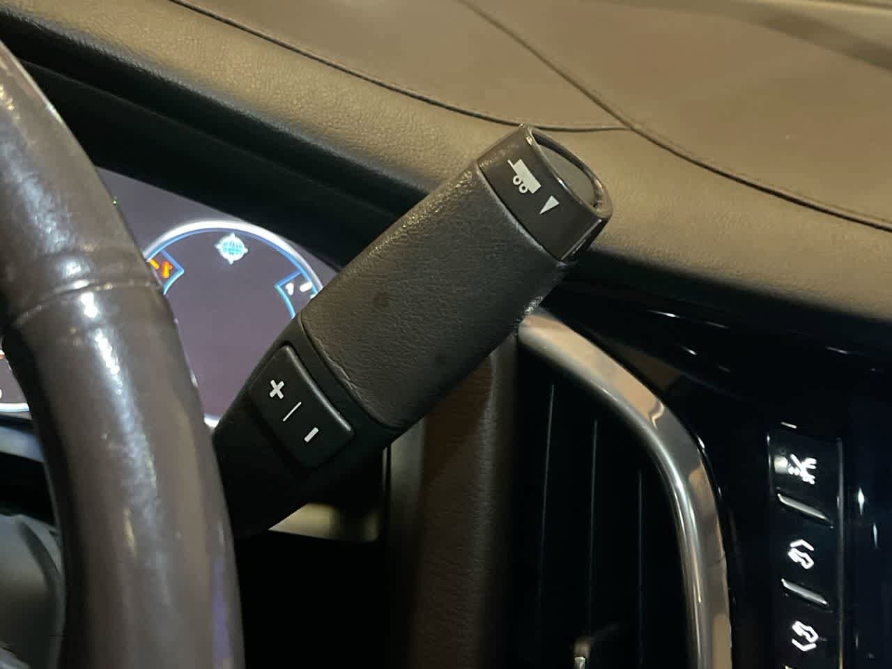 Thumbnail: 2015 Cadillac Escalade - 20