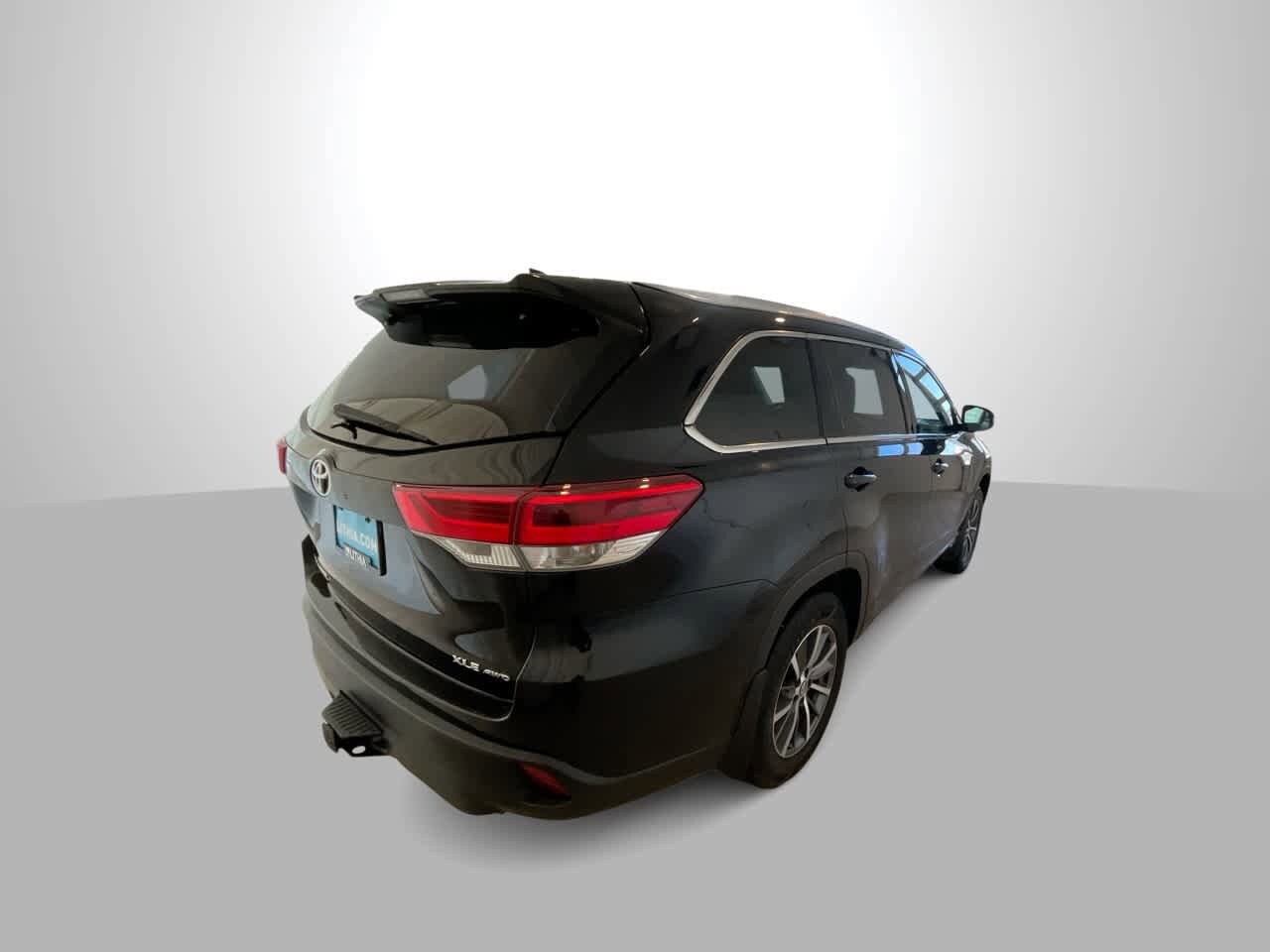 Thumbnail: 2018 Toyota Highlander - 8