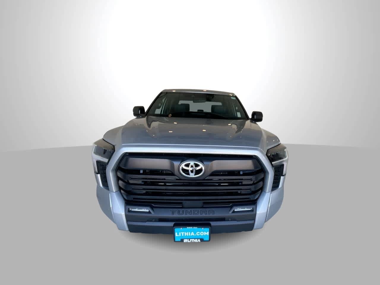 2025 Toyota Tundra SR5 CrewMax photo 3