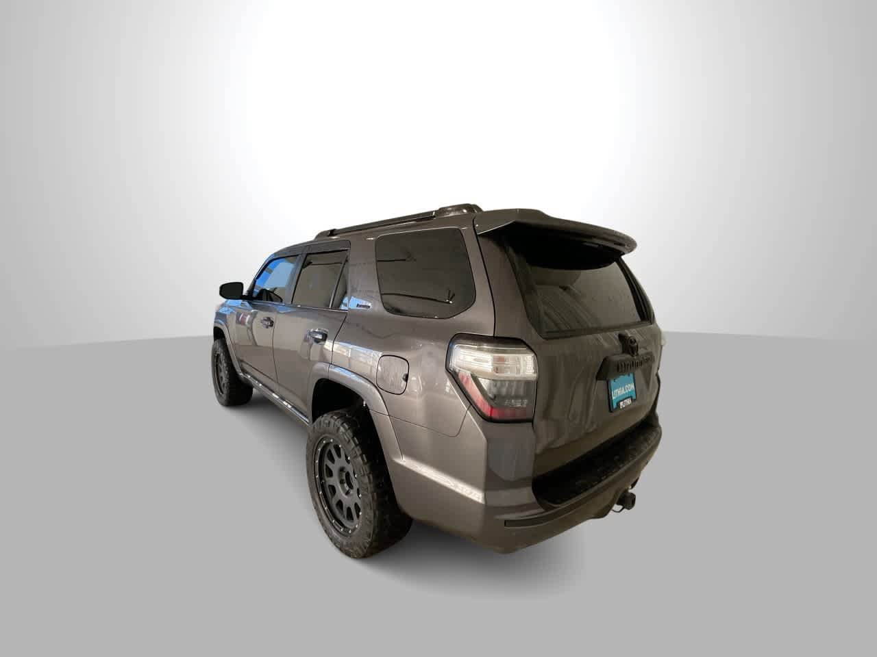 Thumbnail: 2015 Toyota 4Runner - 6