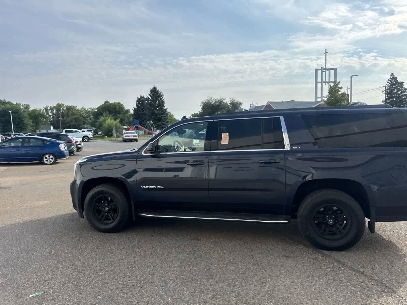 Thumbnail: 2019 GMC Yukon XL - 24