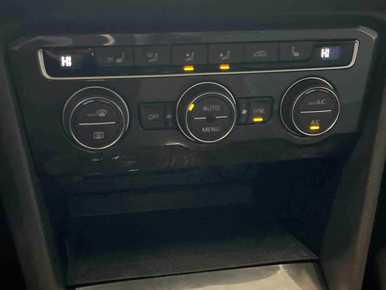 Thumbnail: 2021 Volkswagen Tiguan - 19