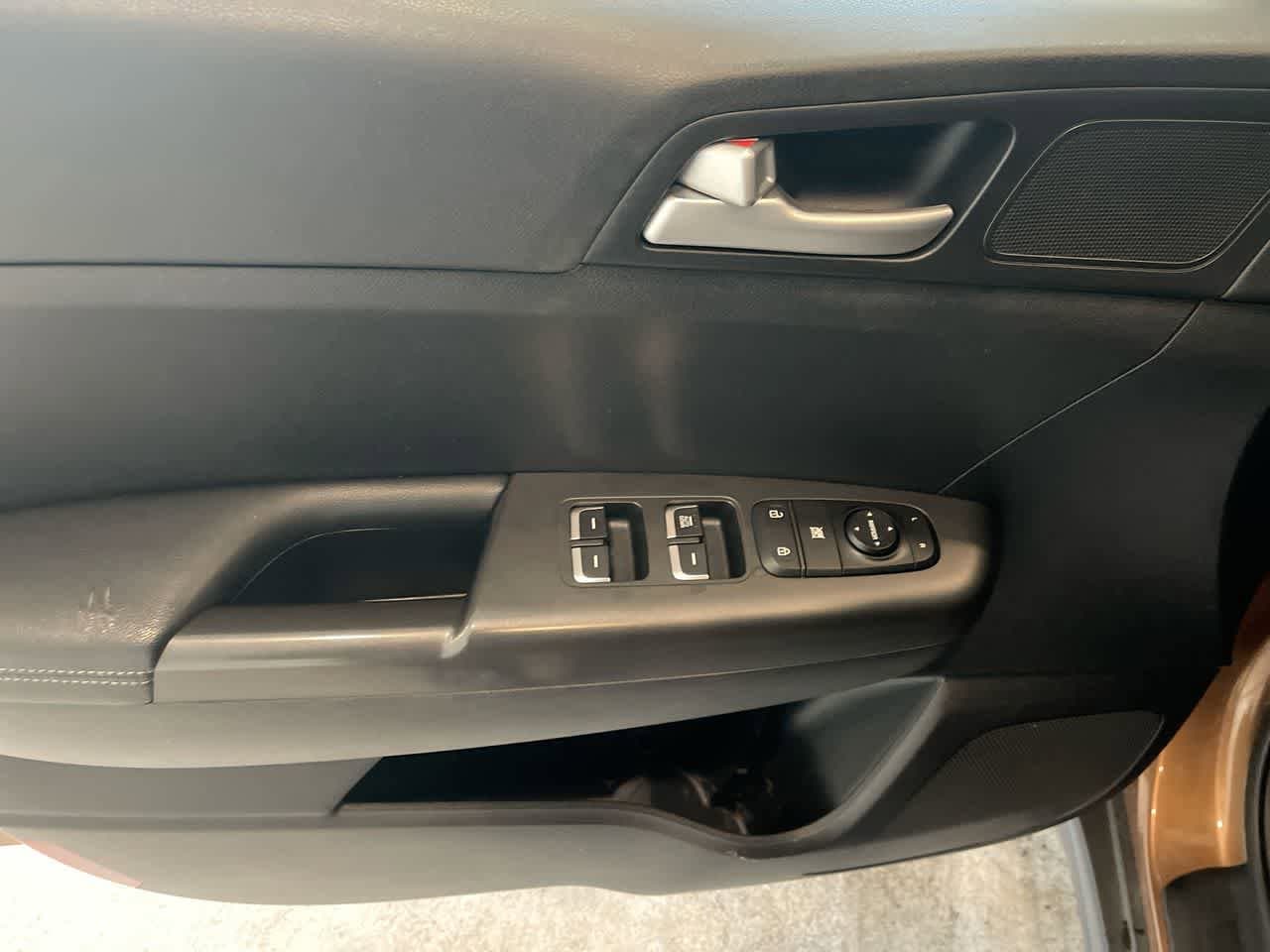 Thumbnail: 2017 Kia Sportage - 13