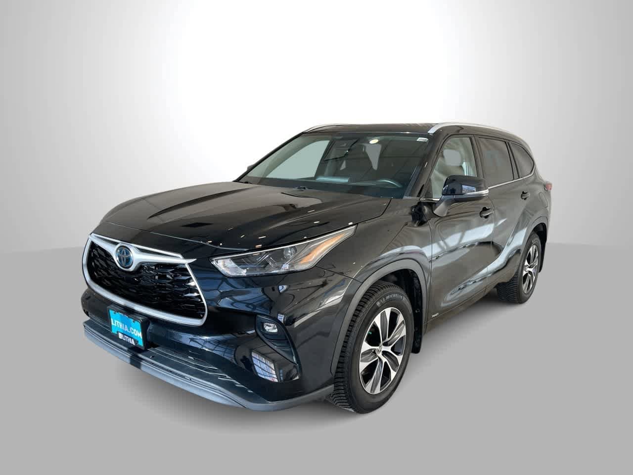 Thumbnail: 2022 Toyota Highlander - 1