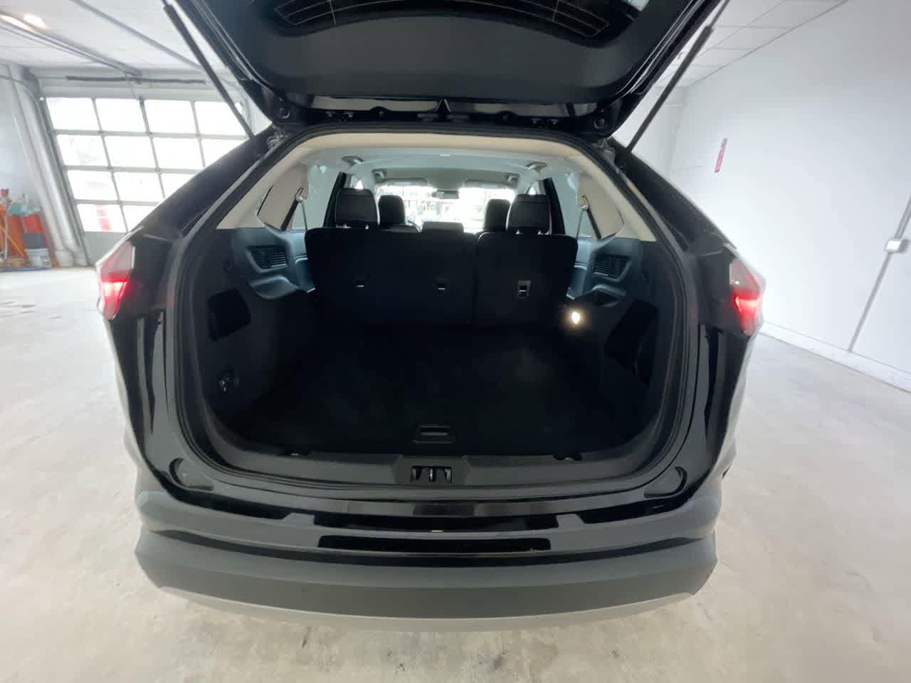 Thumbnail: 2024 Ford Edge - 22