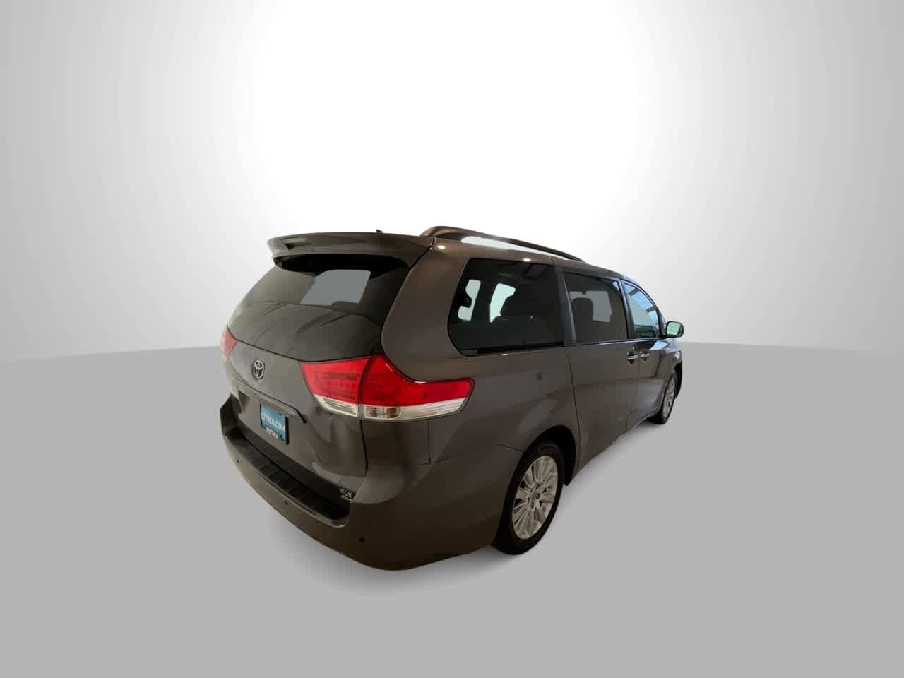 Thumbnail: 2014 Toyota Sienna - 7