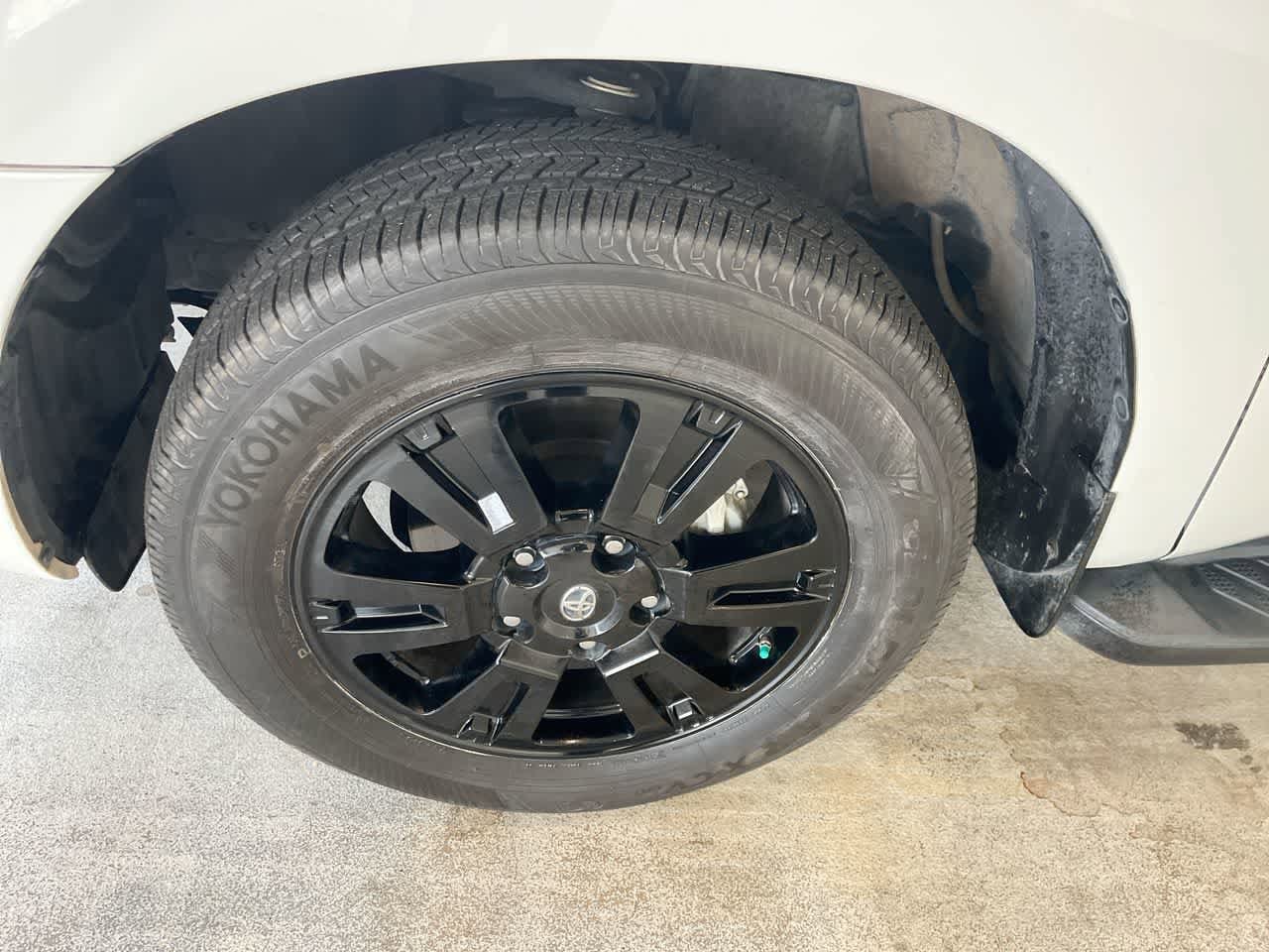 Thumbnail: 2019 Toyota Sequoia - 10