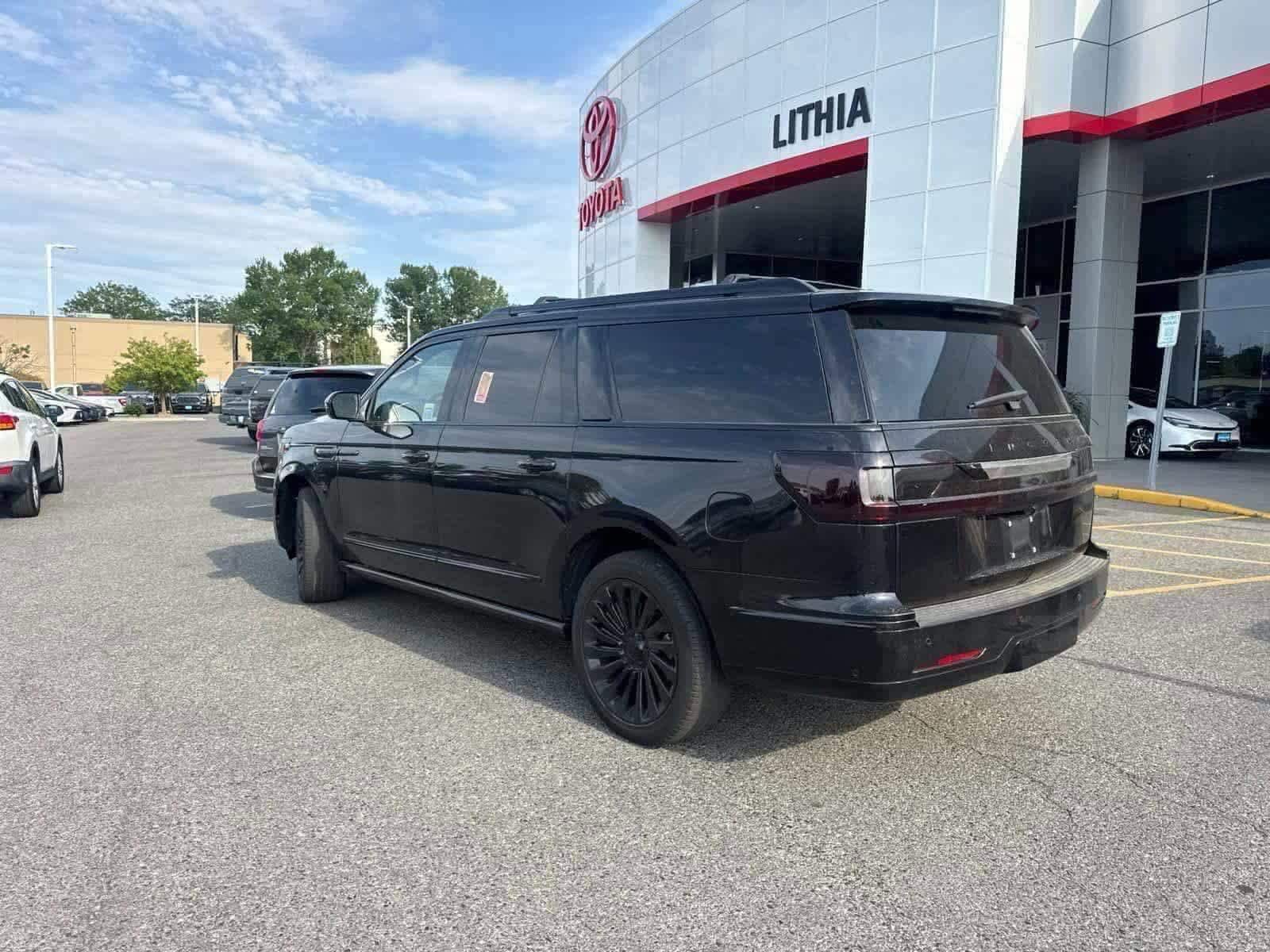 Thumbnail: 2019 Lincoln Navigator L - 18