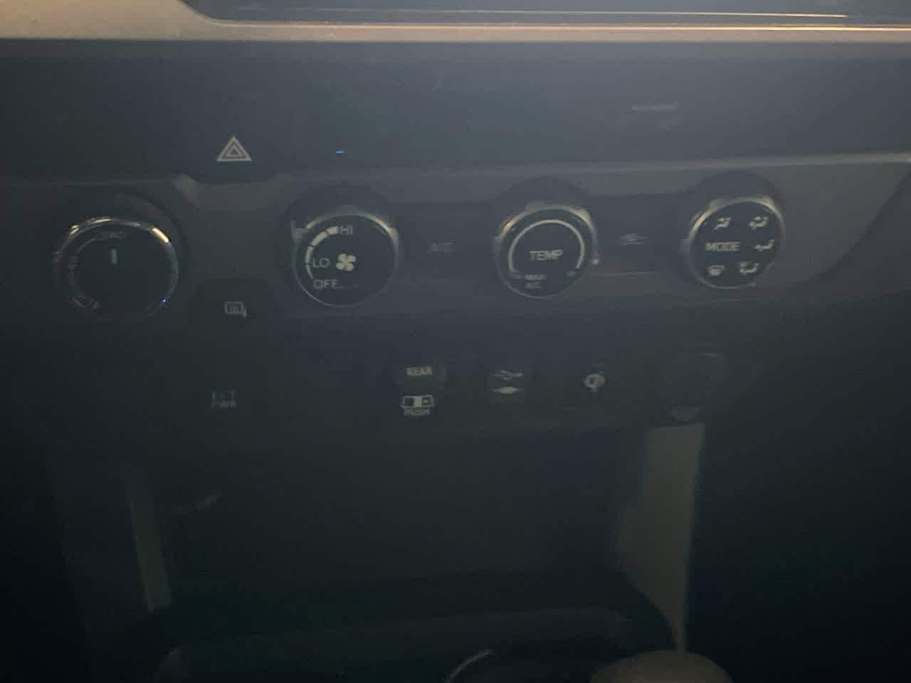 Thumbnail: 2018 Toyota Tacoma - 19