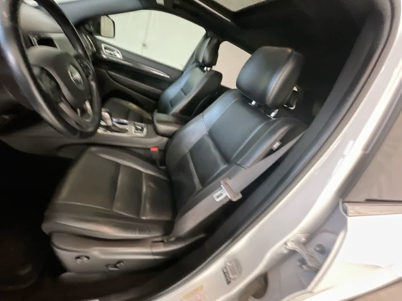 Thumbnail: 2021 Jeep Grand Cherokee - 11