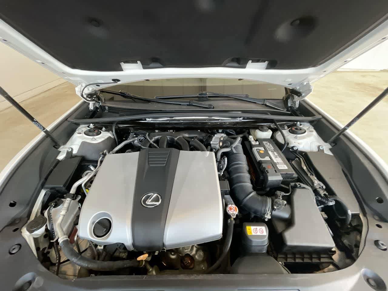 Thumbnail: 2020 Lexus ES - 26