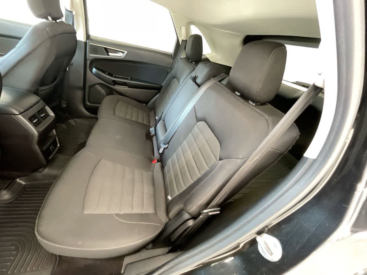 Thumbnail: 2015 Ford Edge - 21