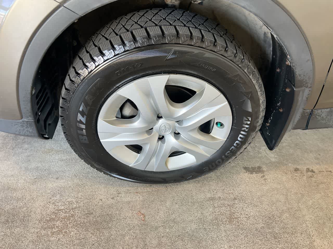 Thumbnail: 2013 Toyota RAV4 - 10