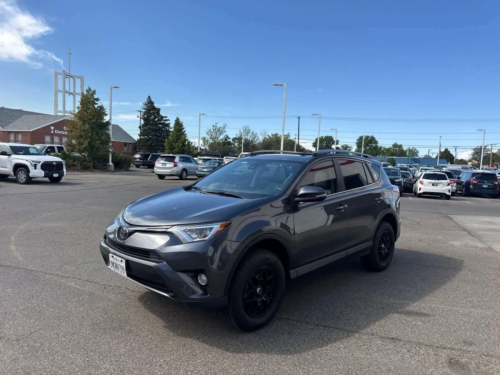 Thumbnail: 2018 Toyota RAV4 - 25