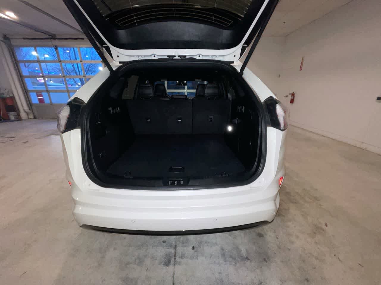 Thumbnail: 2024 Ford Edge - 22