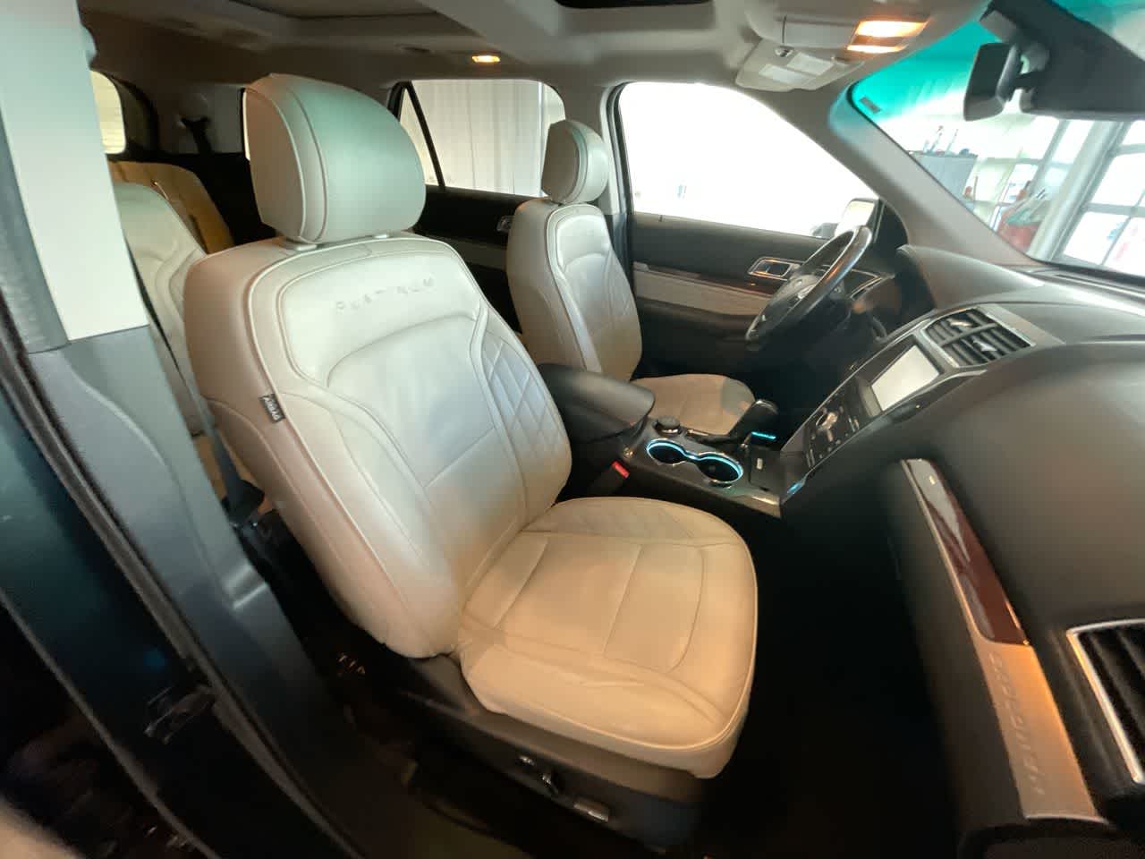 Thumbnail: 2016 Ford Explorer - 26