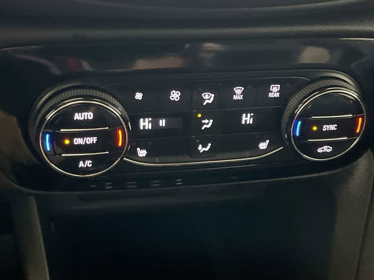 Thumbnail: 2022 Buick Encore GX - 18