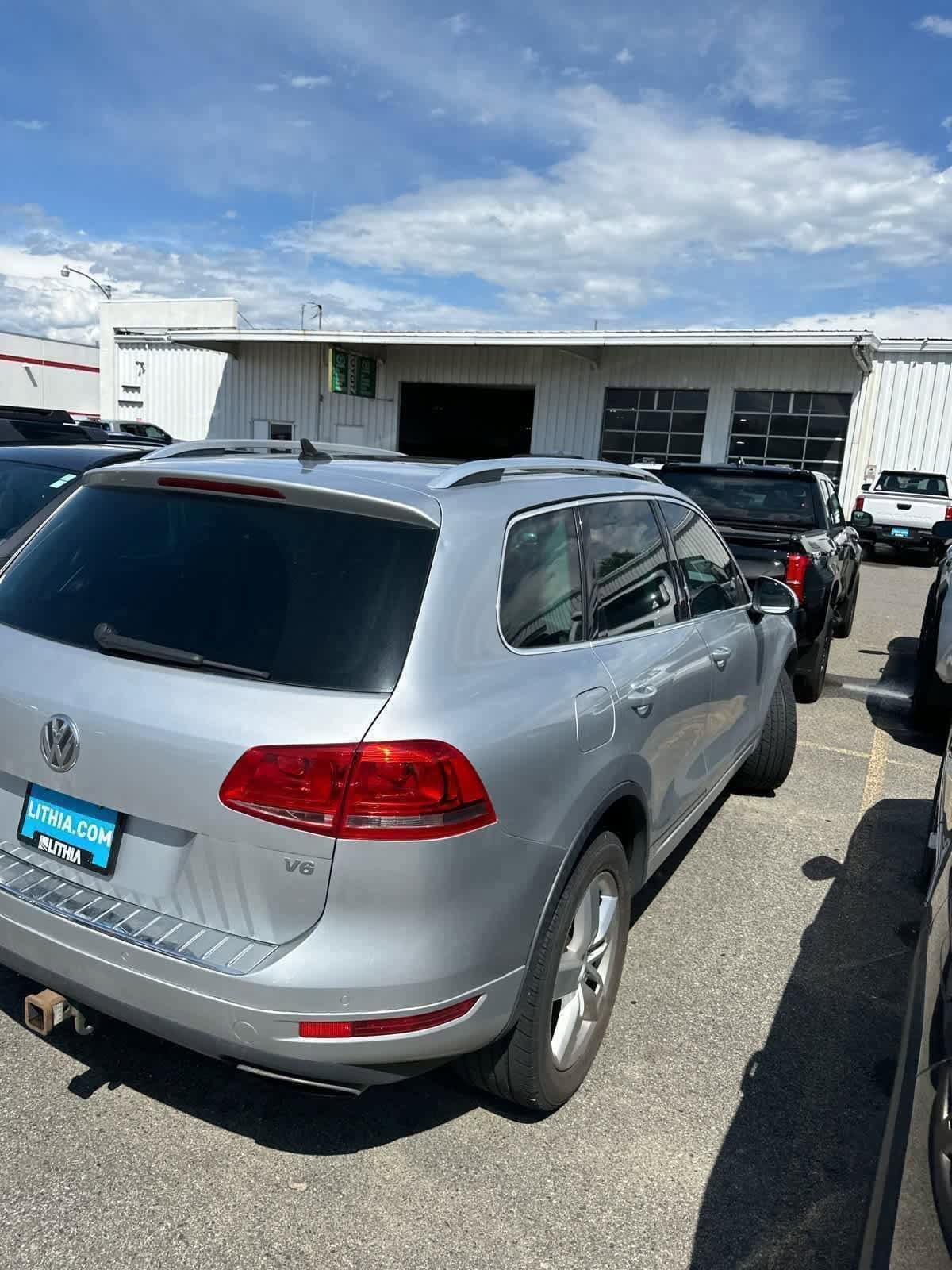 Thumbnail: 2012 Volkswagen Touareg - 12