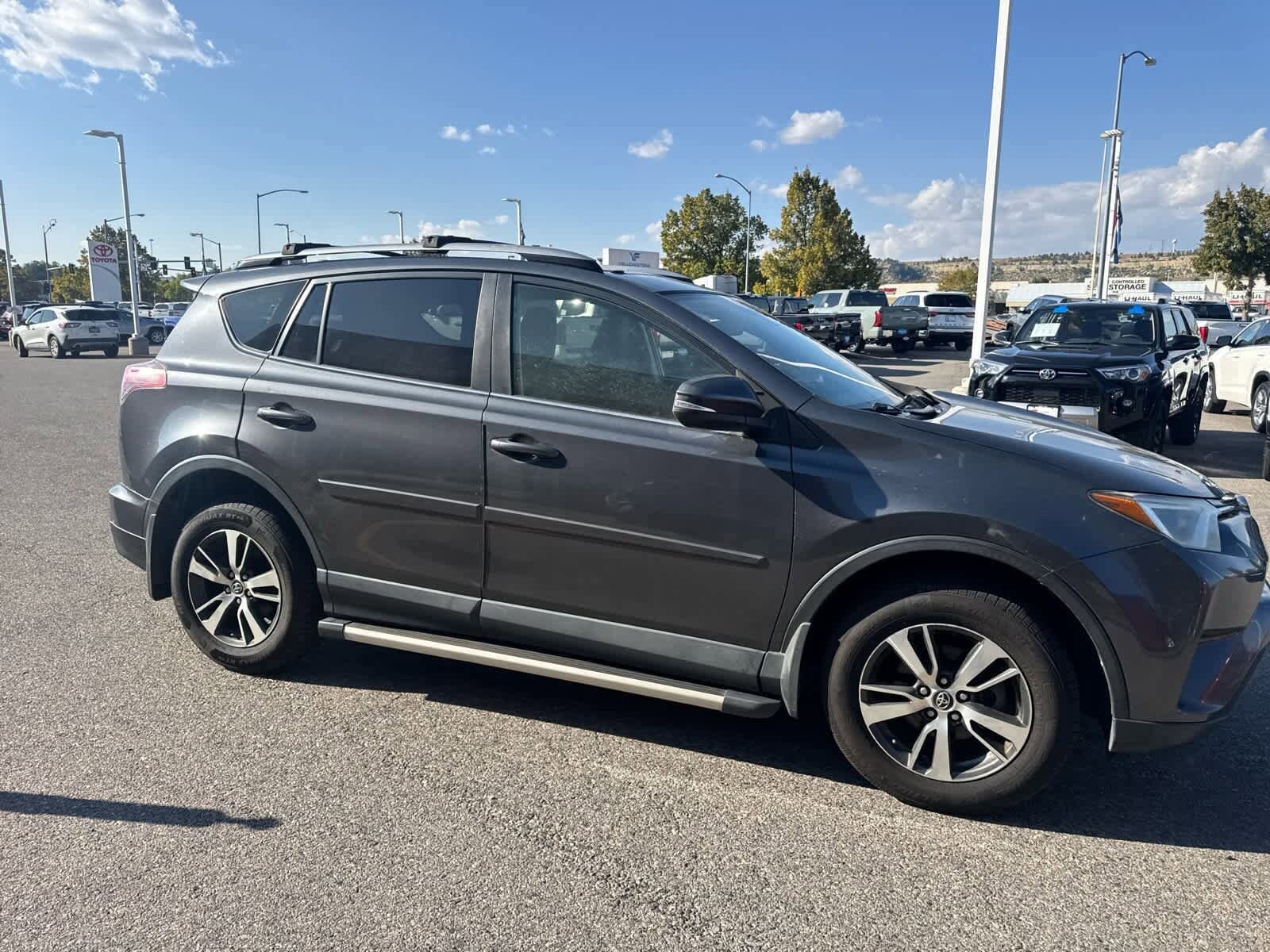 Thumbnail: 2018 Toyota RAV4 - 14