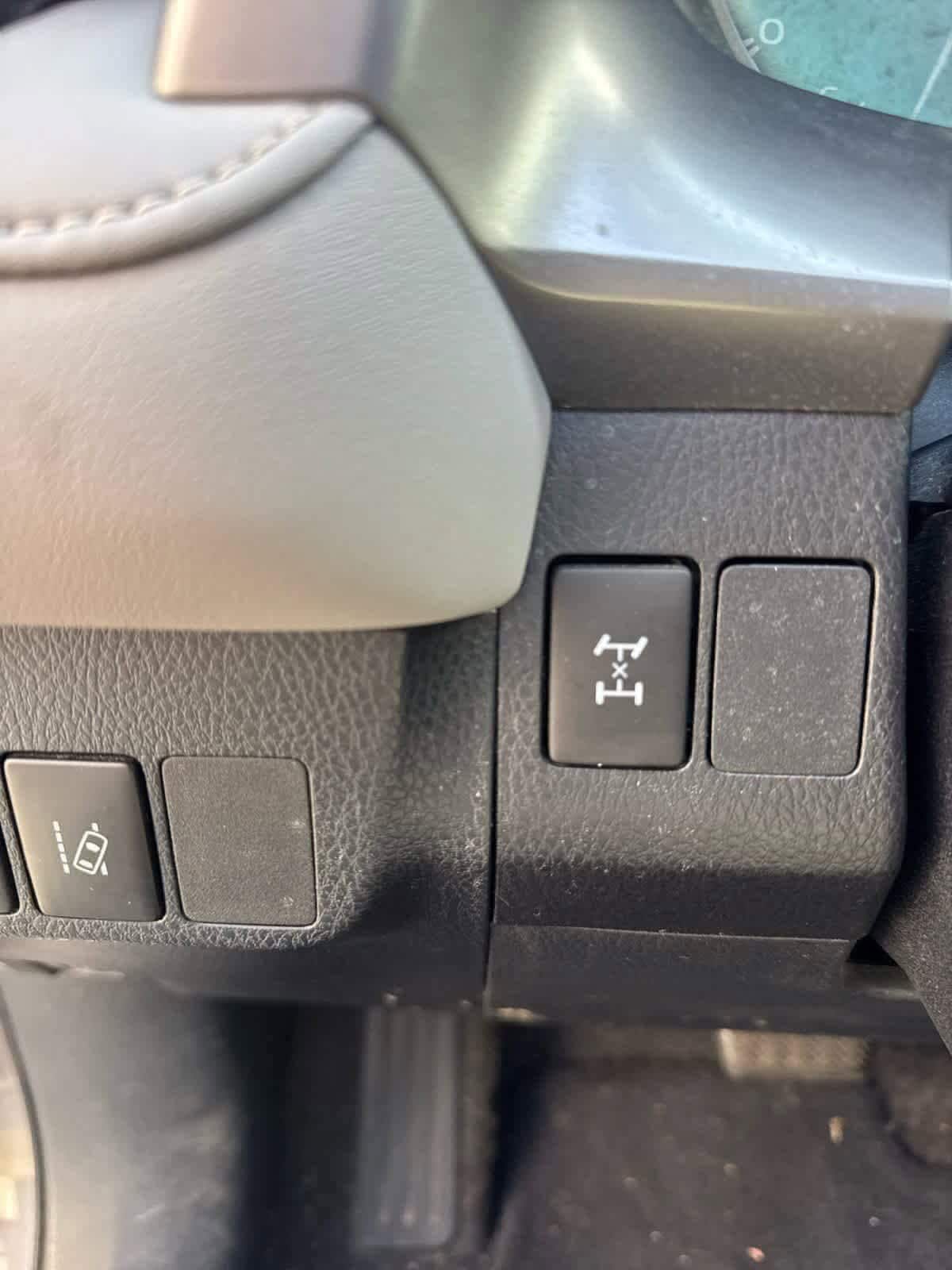 Thumbnail: 2018 Toyota RAV4 - 35