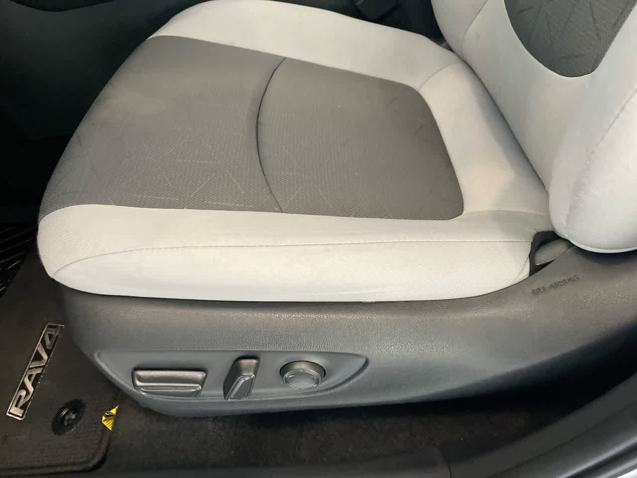 Thumbnail: 2021 Toyota RAV4 - 12