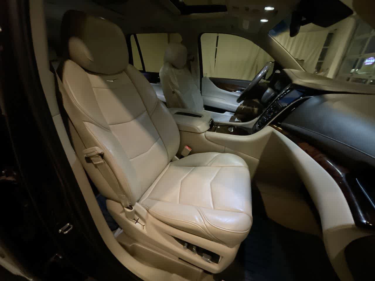 Thumbnail: 2015 Cadillac Escalade - 26