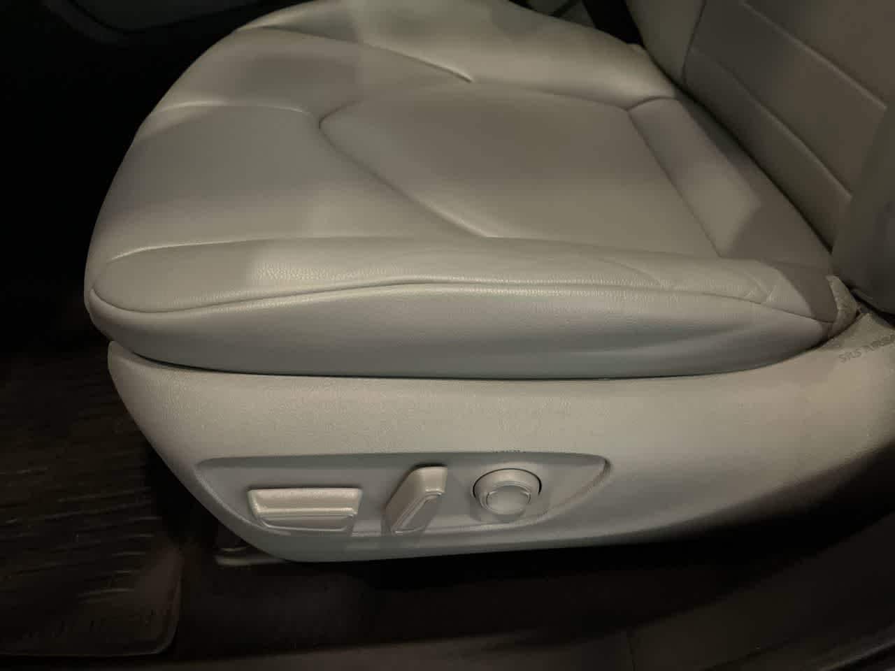 Thumbnail: 2022 Toyota Highlander - 12