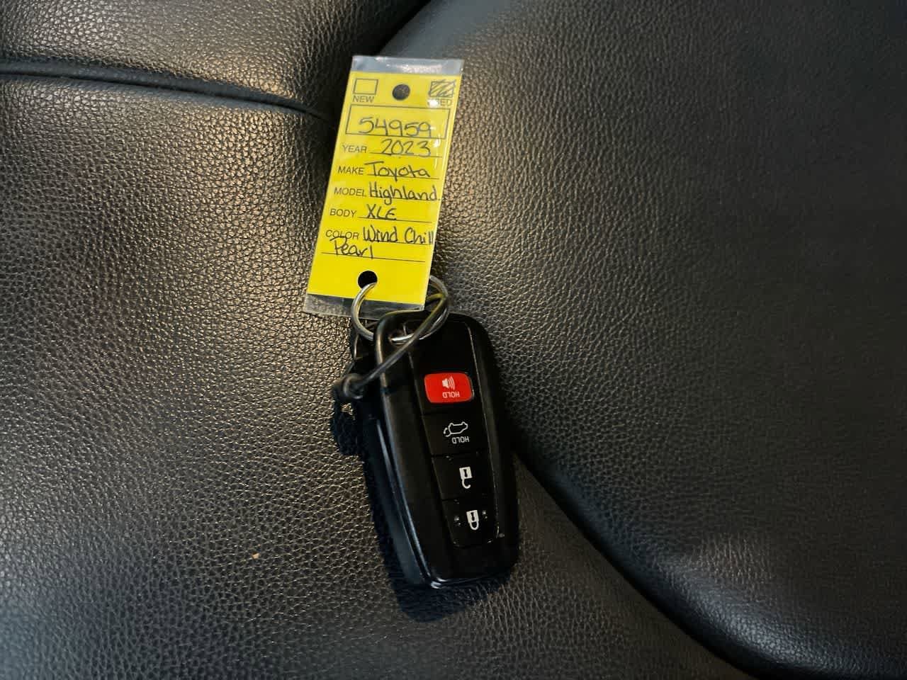 Thumbnail: 2023 Toyota Highlander - 28