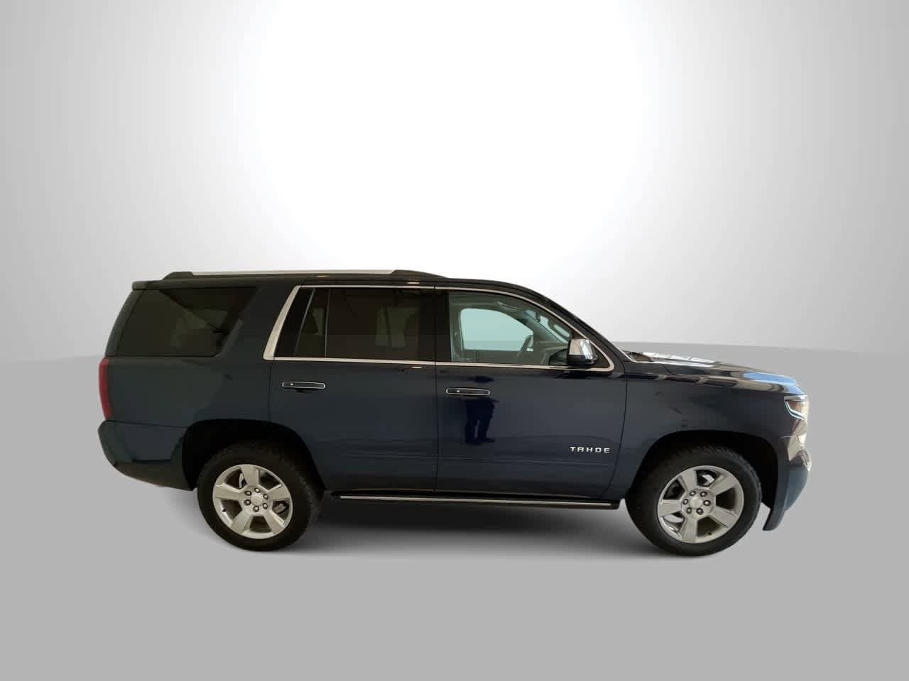 Thumbnail: 2017 Chevrolet Tahoe - 9