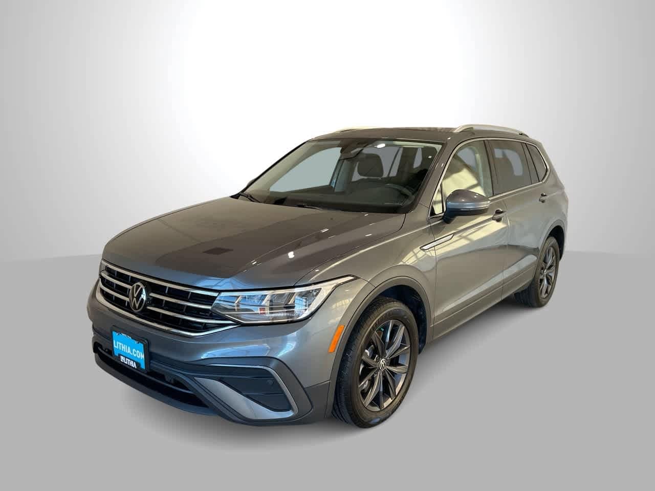 2022 Volkswagen Tiguan SE's photo