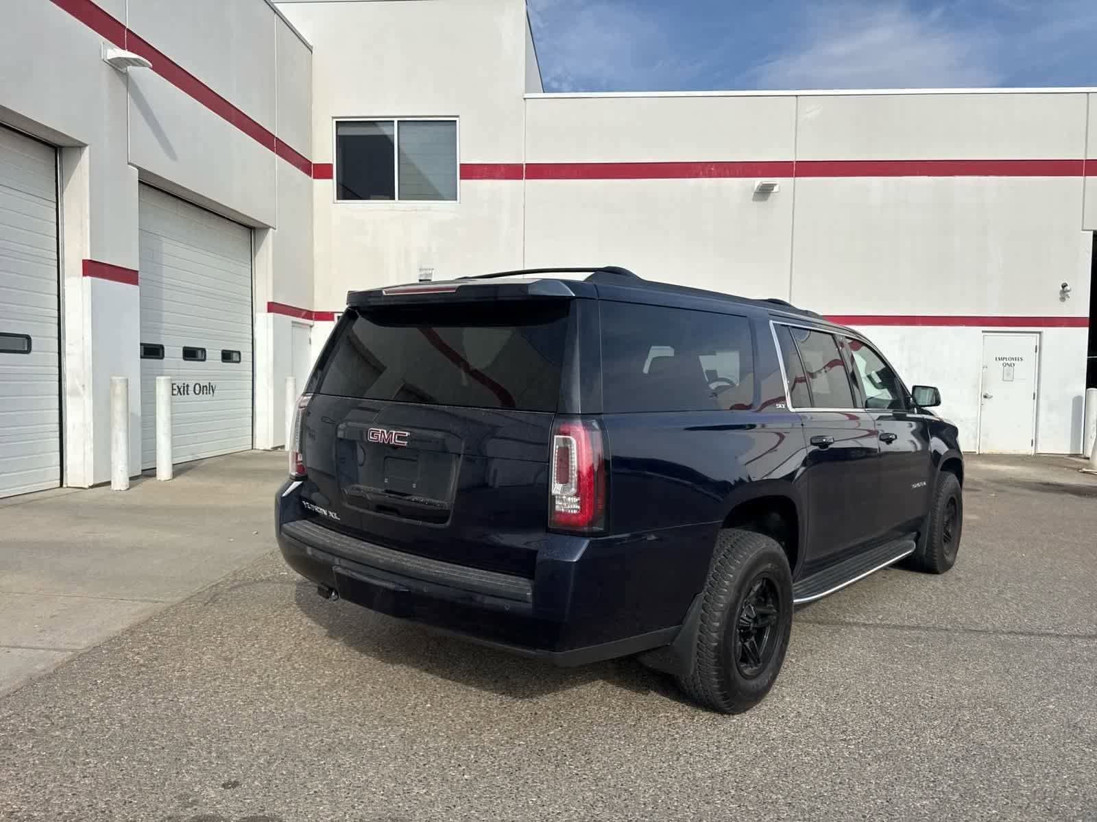 Thumbnail: 2019 GMC Yukon XL - 13
