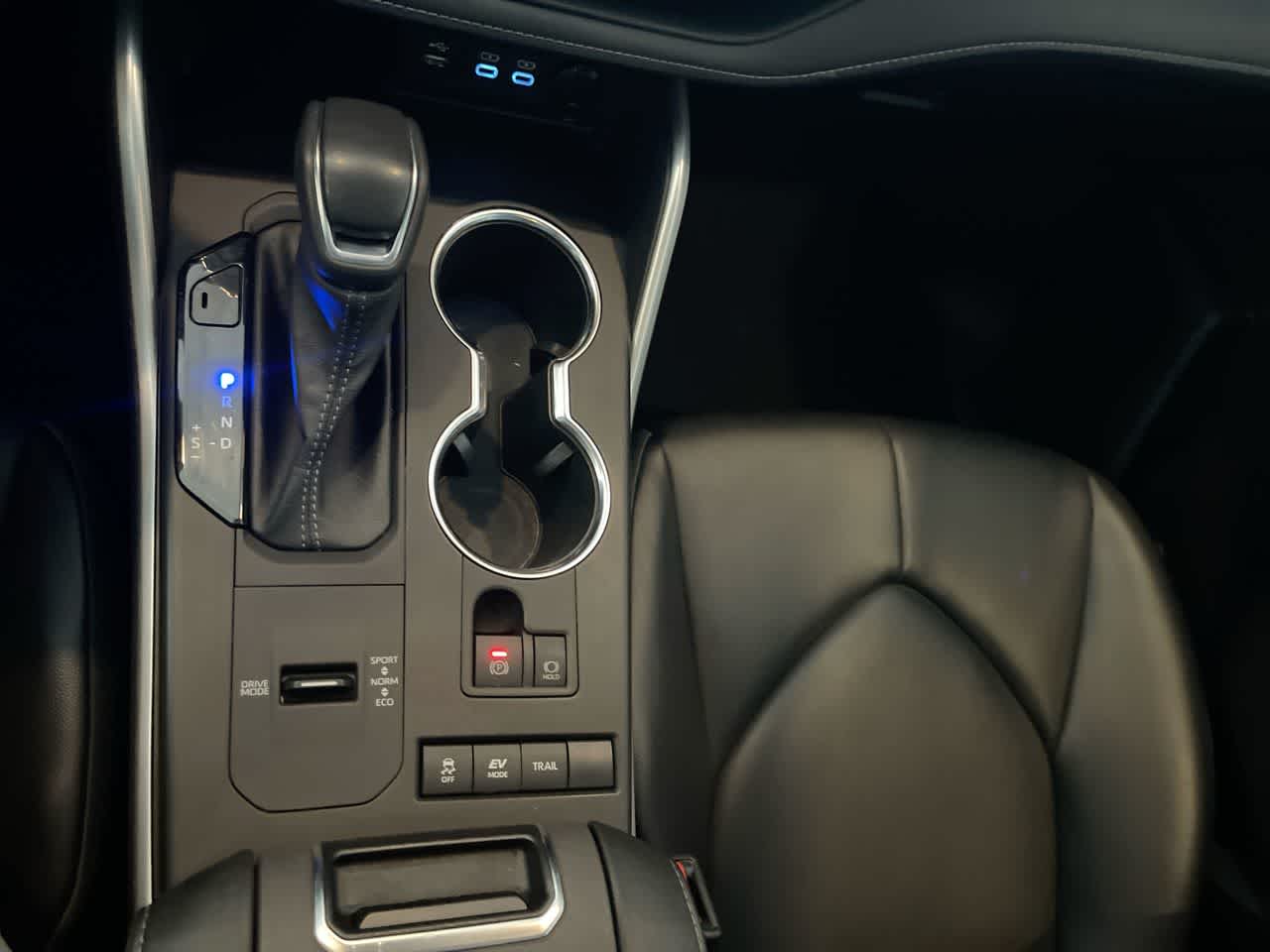 Thumbnail: 2022 Toyota Highlander - 20