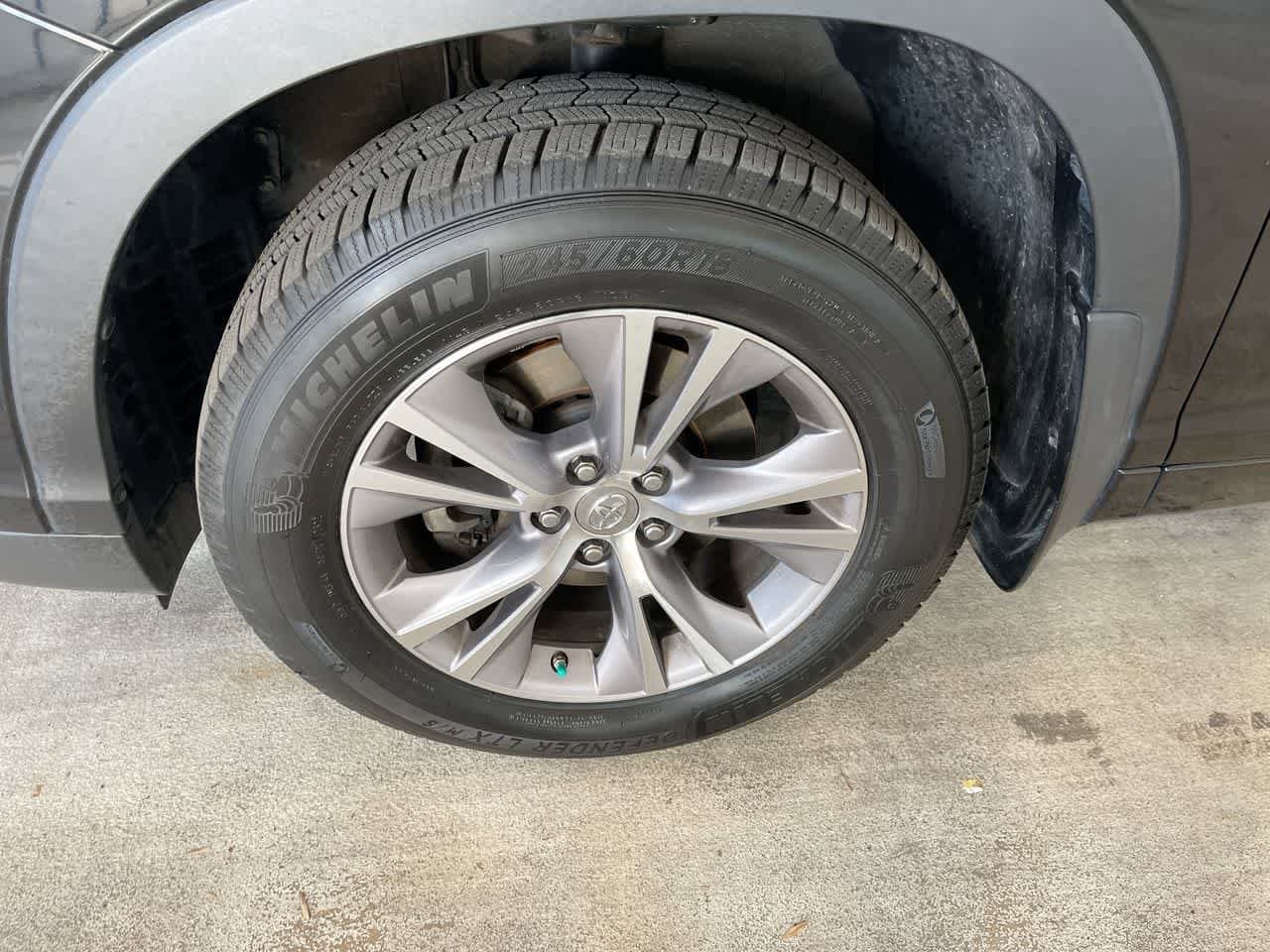 Thumbnail: 2015 Toyota Highlander - 10